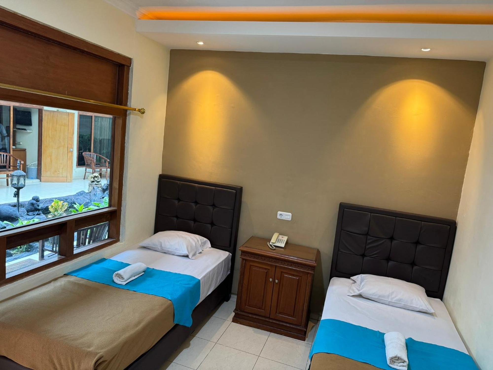 Hotel Priangan Чиребон Экстерьер фото