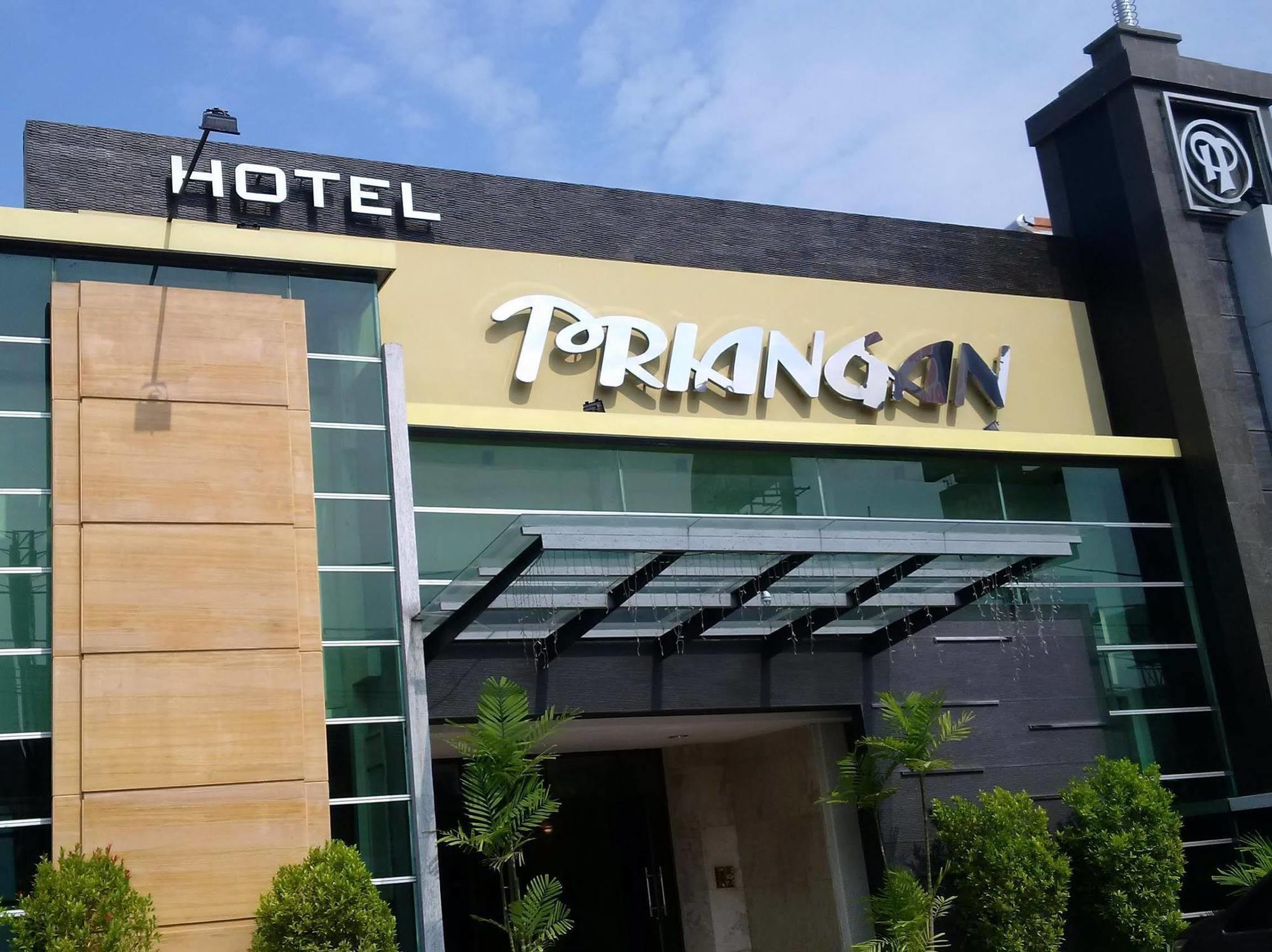 Hotel Priangan Чиребон Экстерьер фото